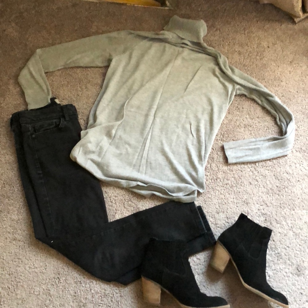 Heather gray turtle neck, with rubbed sleeves